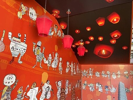 樓梯間的藝術彩繪。圖/南門國小提供