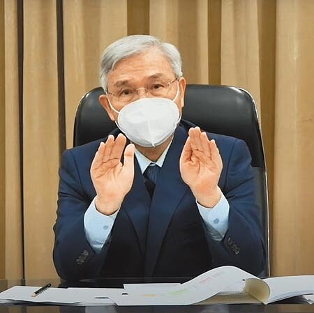 央行總裁楊金龍說,只要國內疫情逐漸受控,第4季消費的遞延回補效應,就能夠看得到,不用對內需過份悲觀。(王德為攝)