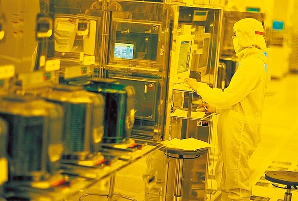 台積電昨日除息,每股配發2.5元現金股利,在尾盤急拉翻紅下,成功完成填息。圖/台積電提供