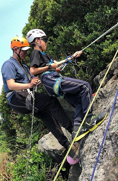 興德國小針對高年級學生之攀岩運動體驗。圖/朱雅菁教務主任提供