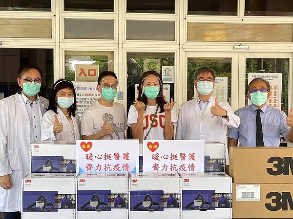 賈永婕花百萬再捐PAPR挺前線醫護人員。 圖/擷自賈永婕臉書