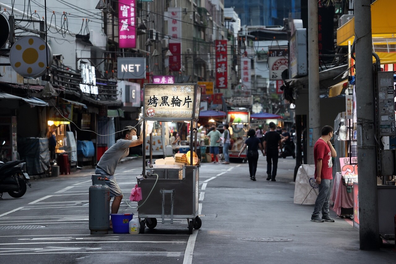 紓困貸款申請15日上午9時起跑，至19日凌晨0時停止收件，累計申請件數117萬1160件。記者曾吉松／攝影