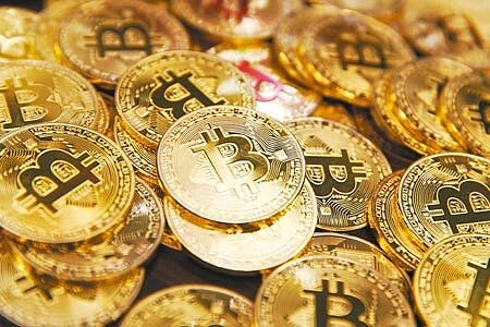 為了防止虛擬貨幣交易淪為洗錢工具,金管會研訂相關辦法。(本報資料照片)
