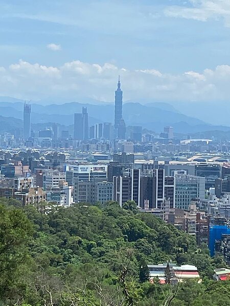 西安里為臨山社區,自高處眺望的景色相當遼闊。圖/李國榮提供