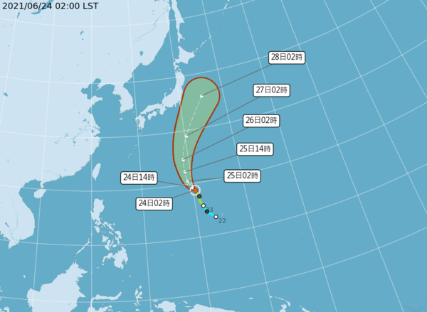 中央氣象局路徑潛勢預測圖顯示，薔琵颱風強度略增強，逐漸向北迴轉，未來併入梅雨鋒，對台無影響。圖／取自氣象局網站
