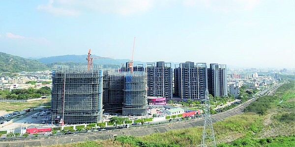 總太地產在台中市北屯區的「心生活美學聚落」造鎮案,分四期開發、總戶數達4,000戶。圖/公司提供