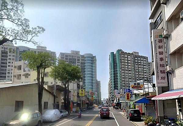 台南各行政區中,平均授信額度最低的2條路段在永康區中華二路、國華街,中古大樓多單坪價格1字頭就可入手。圖/google map
