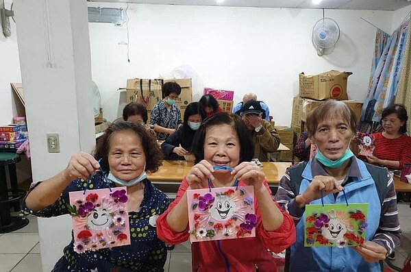 板橋區華德里舉辦活動。圖/截自臉書「陳寶銓」