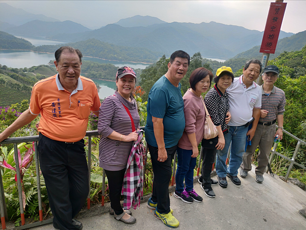 里鄰長敦親睦鄰活動。圖/黃逢廣里長提供