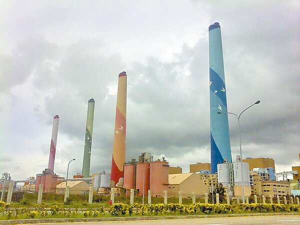 針對台電指台中火力發電廠現有機組都是取得特照興建,台中市政府駁斥,當時沒有都市計畫自治條例。(中市府提供/林欣儀台中傳真)