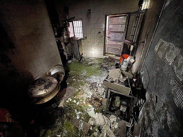 彰化縣社頭鄉田姓婦人的住家廚房因失火全毀。圖/消防局提供