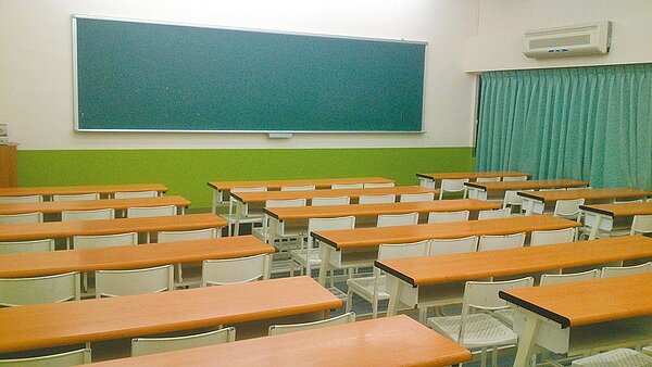 停班不停課讓補習班業者恐爆倒閉潮，目前桃園超過4家補習班倒閉，業者盼政府擴大紓困力道。圖／業者提供