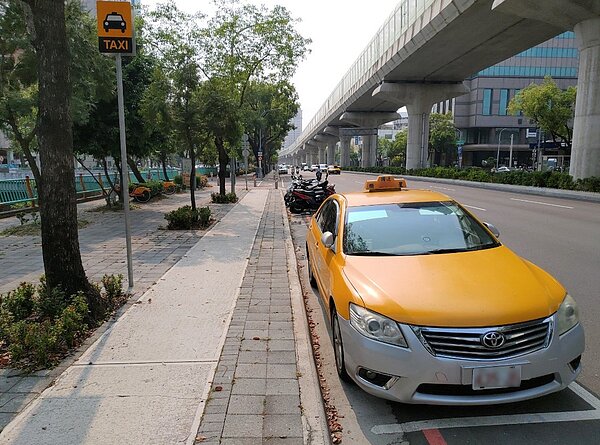 計程車第三波汰舊換新補助再延長。圖/台中市政府提供