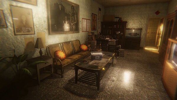 網友建議,老屋梯廳髒亂,最好慎思購買。示意圖/《還願》場景