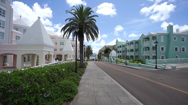 百慕達每棟房子屋頂都是白色的。圖/取自youtube