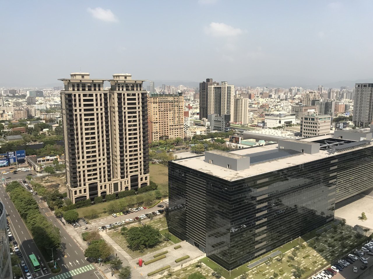 實價登錄2.0今上路,轉賣紅單一戶可罰百萬。示意圖/記者游智文攝影