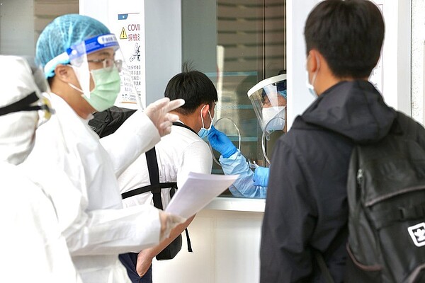 松山機場篩檢站。圖/聯合報資料照片