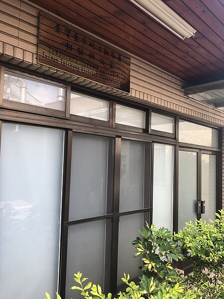 台中市一名國中畢業少女昨天上午在住處大樓的6露墜落身亡,檢察官、法醫與家屬相驗後,排除外力介入,將遺體發還家屬辦理後事。圖/報系資料照