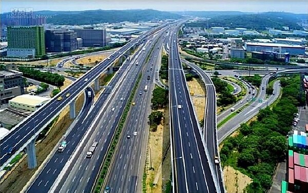 南竹站鄰近蘆竹地區的南崁生活圈,整體機能便利,10分鐘可上國道1號南崁交流道。圖/永慶不動產