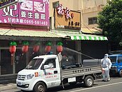 收垃圾協助清消　清潔隊員全副武裝熱到出疹