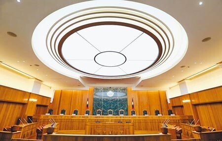 屏東地院前年未將支付命令送達鄭姓女子的實際住所,害其土地遭拍後由潘女取得後興建房屋,鄭女打官司討回土地,透過法拍取得不動產的潘女因此受損害,訴請國家賠償,最高法院判決屏東地院須賠458萬多元確定。(本報資料照)