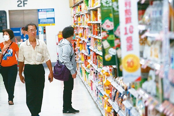 國發會今日發布今年5月景氣對策信號綜合判斷分數為41分,與上月持平,創下1987年5月以來、近34年新高紀錄,燈號連續第四個月亮出代表景氣熱絡「紅燈」。圖/聯合報系資料照