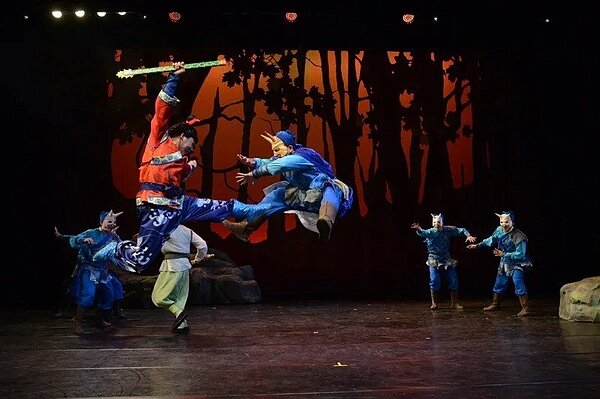 圖為紙風車劇團「諸葛四郎」。圖／紙風車提供