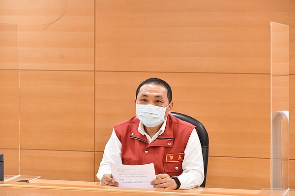 經過新北市府團隊實際討論,很多地方業者和管理單位都很難做到,三級警戒期間,新北市餐飲業仍不開放內用、一律採外帶。圖/新北市政府提供