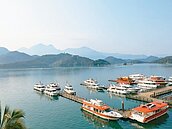 解封兩樣情　武陵客滿　離島冷清