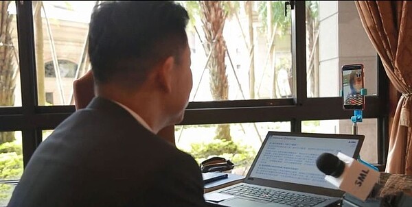 高市府與人力銀行合推「就業雄青線上就業博覽會」,企業雇主可與求職者線上面試。圖/高市青年局提供