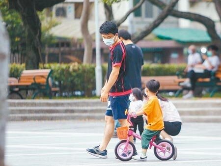 台北市將開放公托,市議員戴錫欽質疑市府未開放私托,痛批政策根本就是只許州官放火,不許百姓點燈。圖/中時報系資料照