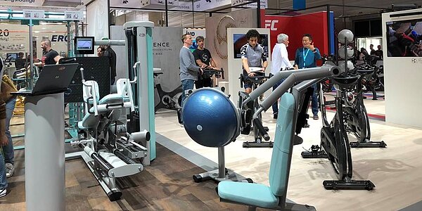 運動、瘦身行業不僅受惠景氣復甦,隨著生活水準提升,人們對於健康的重視度提高,運動已經成為一股新風潮。圖/劉朱松