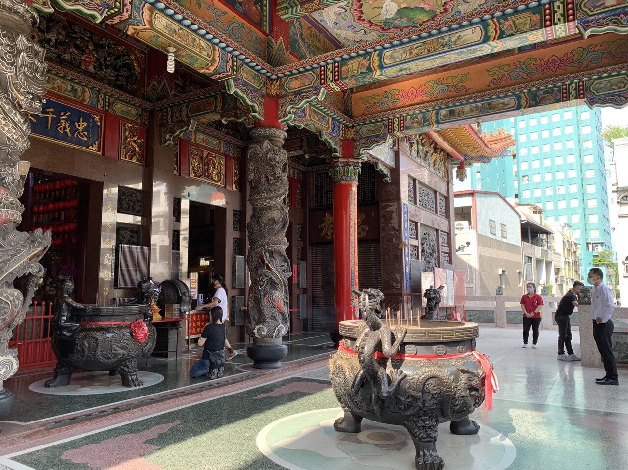 今起微解封,中元普度等大型宗教活動是否能如期舉辦,充滿不確定性。圖/聯合資料照