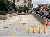 機車族有福了！　新莊中正路停車場15日起免費開放