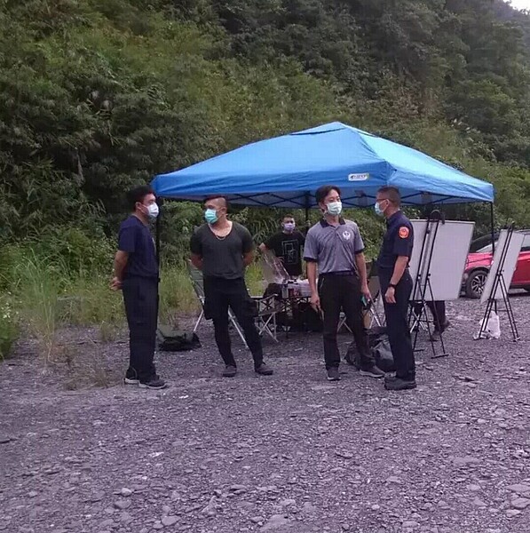 高雄市消防中隊長在防疫期間隨團溯溪,團員發生2死溺水意外,高雄市消防局對這名中隊長記過調職。圖/聯合報資料照片,讀者提供