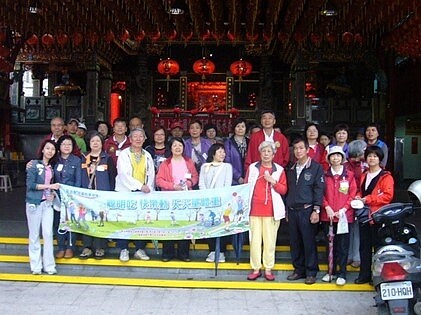 北投區福興里舉辦運動課程。圖/截自臉書「蔡柳池」