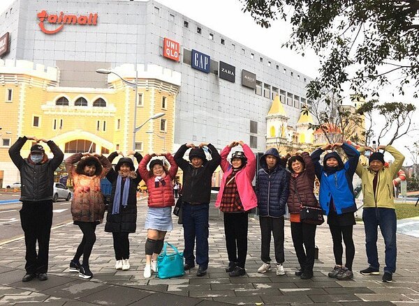 桃園市觀光旅遊局日前推出的「桃園魅力金三角旅遊」,因超受歡迎,市府拍板定案延長活動至4月底。這次只要參加「就是愛桃園,住宿享優惠」還可報名參加「魅力金三角免費一日遊」。圖/桃園市觀光旅遊局提供