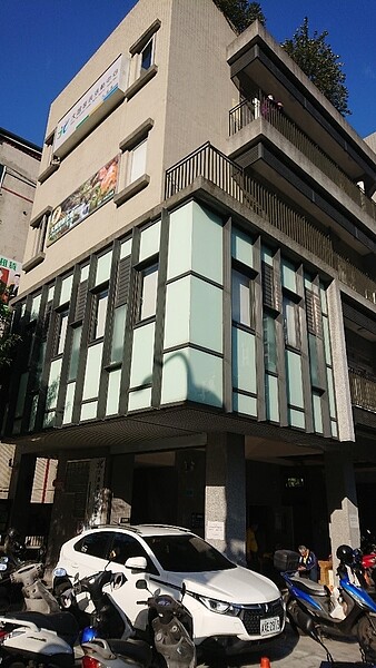 大湖里辦公室與里民活動中心建築外觀。圖/徐子為攝