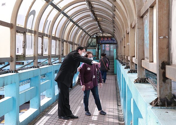 「再見天橋」走過半世紀基隆天橋要拆，留言抽文創小物。圖／基隆市政府提供