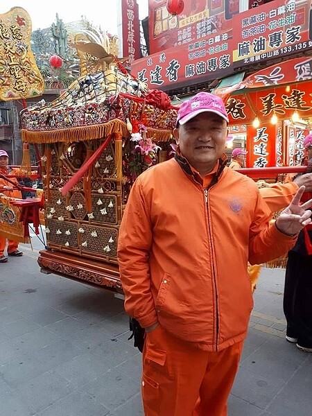 楊介舟里長親身參與福德宮繞境活動。圖/楊介舟提供
