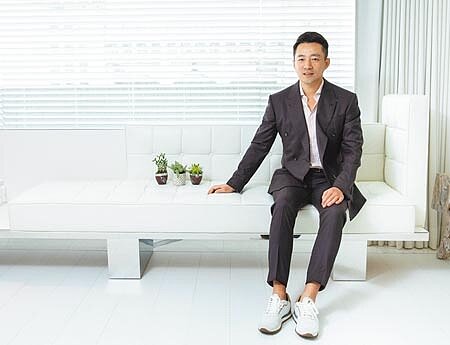 汪小菲的S Hotel推出防疫飯店2.0升級版，貼心提供小盆栽給住客照顧。（石智中攝）