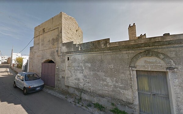 義國一歐元賣屋惹議,圖為卡斯楚皮尼亞諾街景。圖/翻攝自Google Map