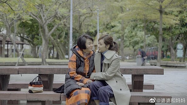 林月雲和侯佩岑在陸綜談心。圖/摘自芒果tv