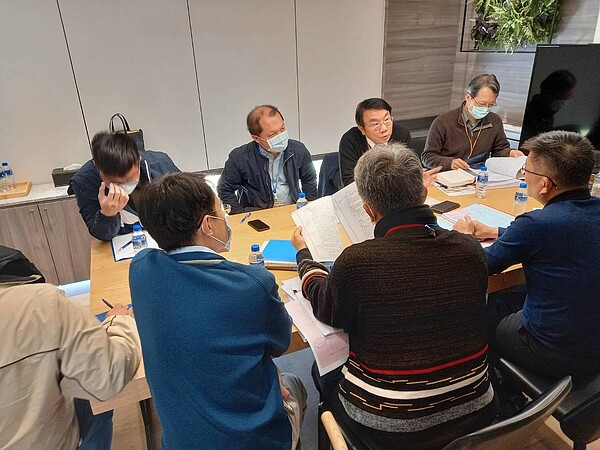 竹北再傳建案排隊秒殺事件,對此消保官介入調查,發現竟是舊照包裝的「假消息」。圖/新竹縣政府提供