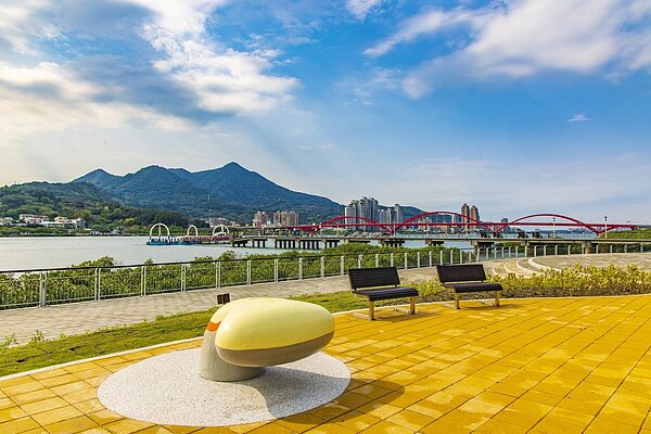 關渡碼頭周邊設施改善工程近期完工。圖／台北市水利處提供