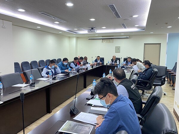 麥寮鄉民代表和村長聯繫會報對天然氣三接站設在麥寮,表達反對立場。圖/麥寮鄉公所提供