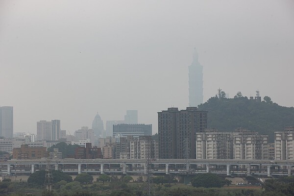 根據IQAir發布的「2020全球空氣品質報告」(2020 World Air Quality Report),在接受評比的國家與地區中,台北排在第29名。圖/聯合報系資料照