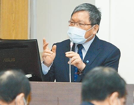 財政部推出房地合一2.0修法,目前雖仍在立法院審查階段,不過外界關注日出條款如何訂定,財政部長蘇建榮17日在立院答詢時表示,實際時機還是要行政院內部討論後,由政院訂之。(張鎧乙攝)