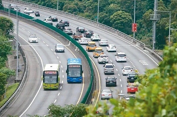 清明連假將至，交通部規畫各項交通疏導措施，分散用路人使用國道的時間及空間。圖／聯合資料照
