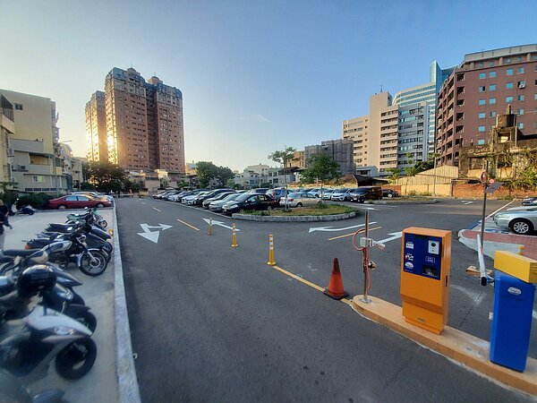 中央住都中心在台中北區計劃建社會住宅,但選址地點面臨道路不到6米,被地方轟。圖/國家住都中心提供